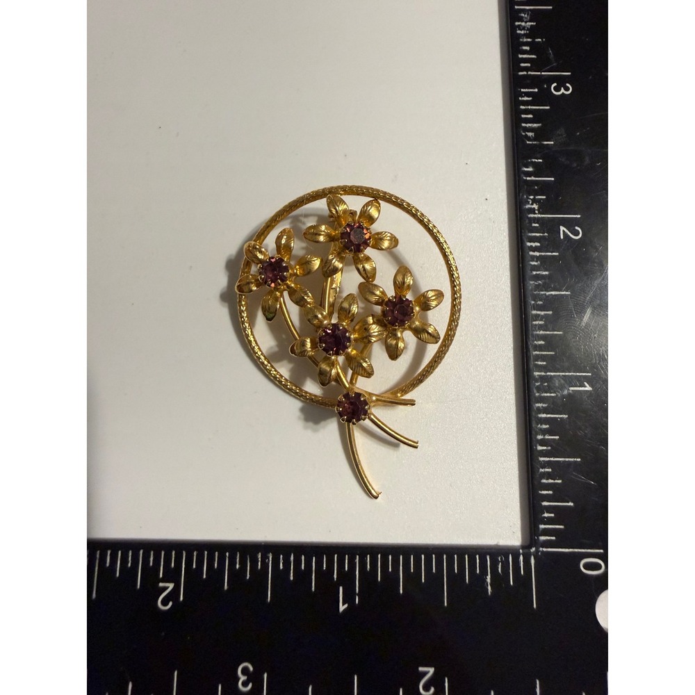 Vintage Gold Tone Floral Wreath Brooch Purple Amethyst Rhinestone Flower Pin